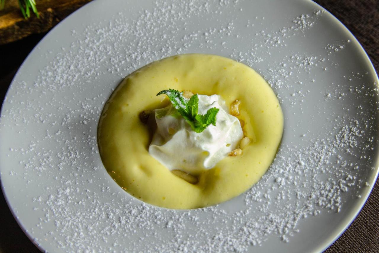 Hotel Petit Dahu - Chambres Et Restaurant Cogne Exteriör bild